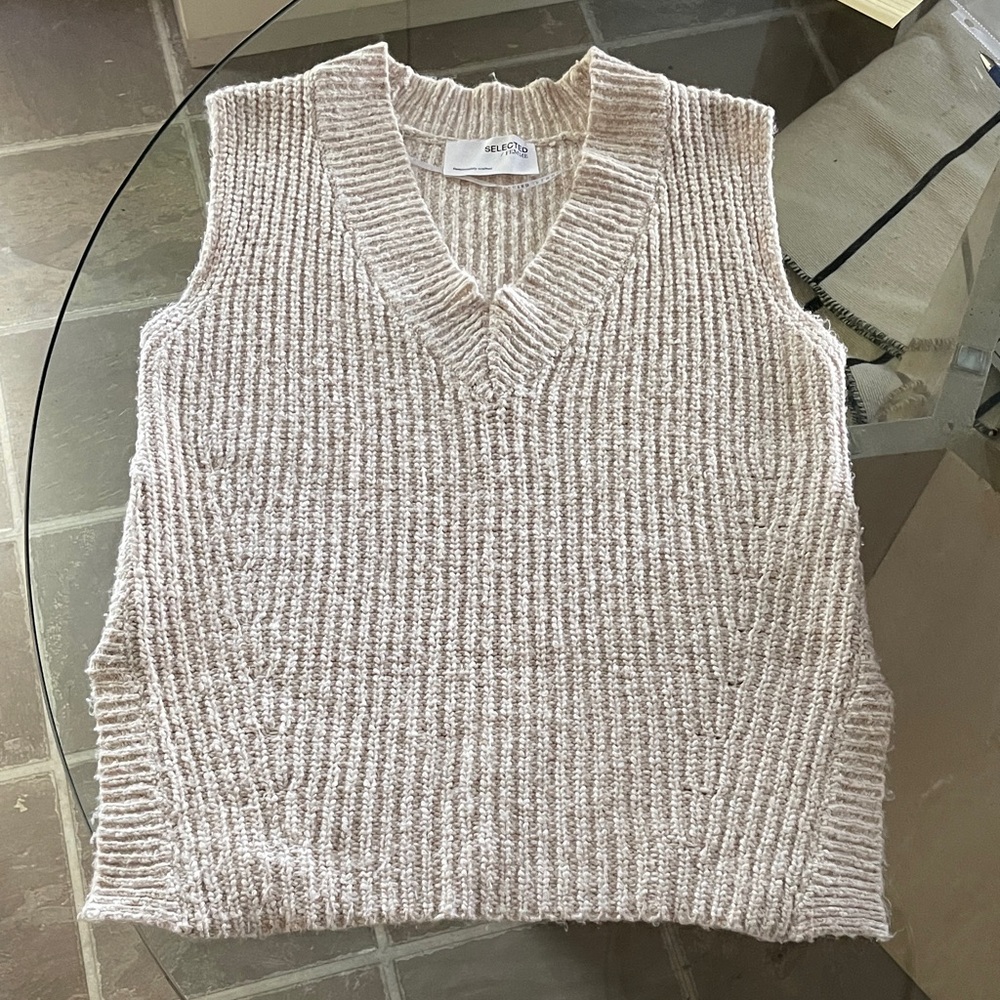 Selected Femme S, loose fit Beige Knit Sleeveless Sweater Vest